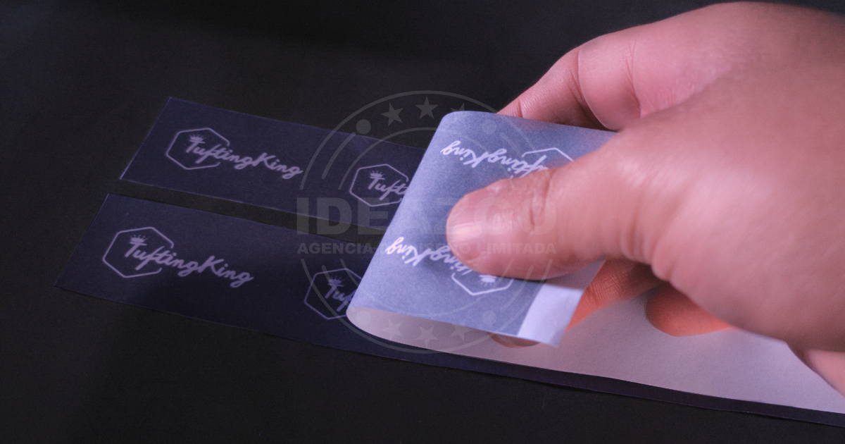 Corte de Etiquetas Kraft