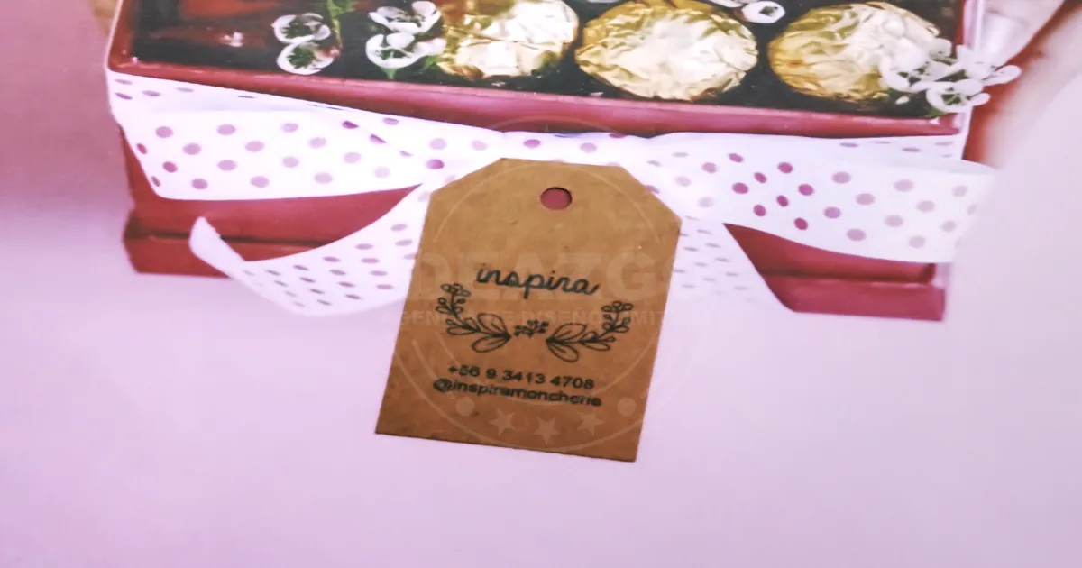 Etiquetas personalizadas para los regalos de inspira moncherie